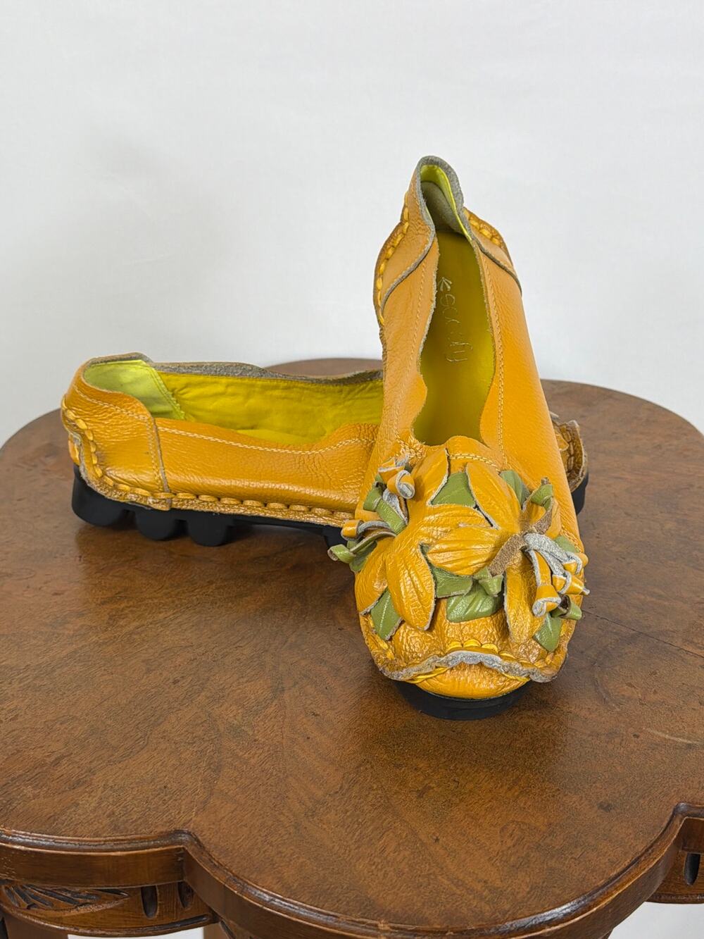 Socofy Yellow Leather Floral Design Slip-On Shoes Size 9.5